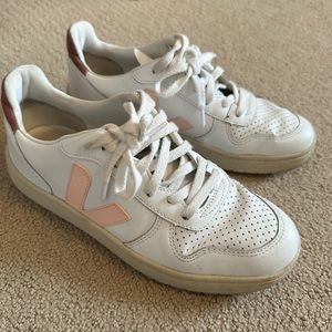 Veja V-10 sneakers size US 8 white and pink leather 39